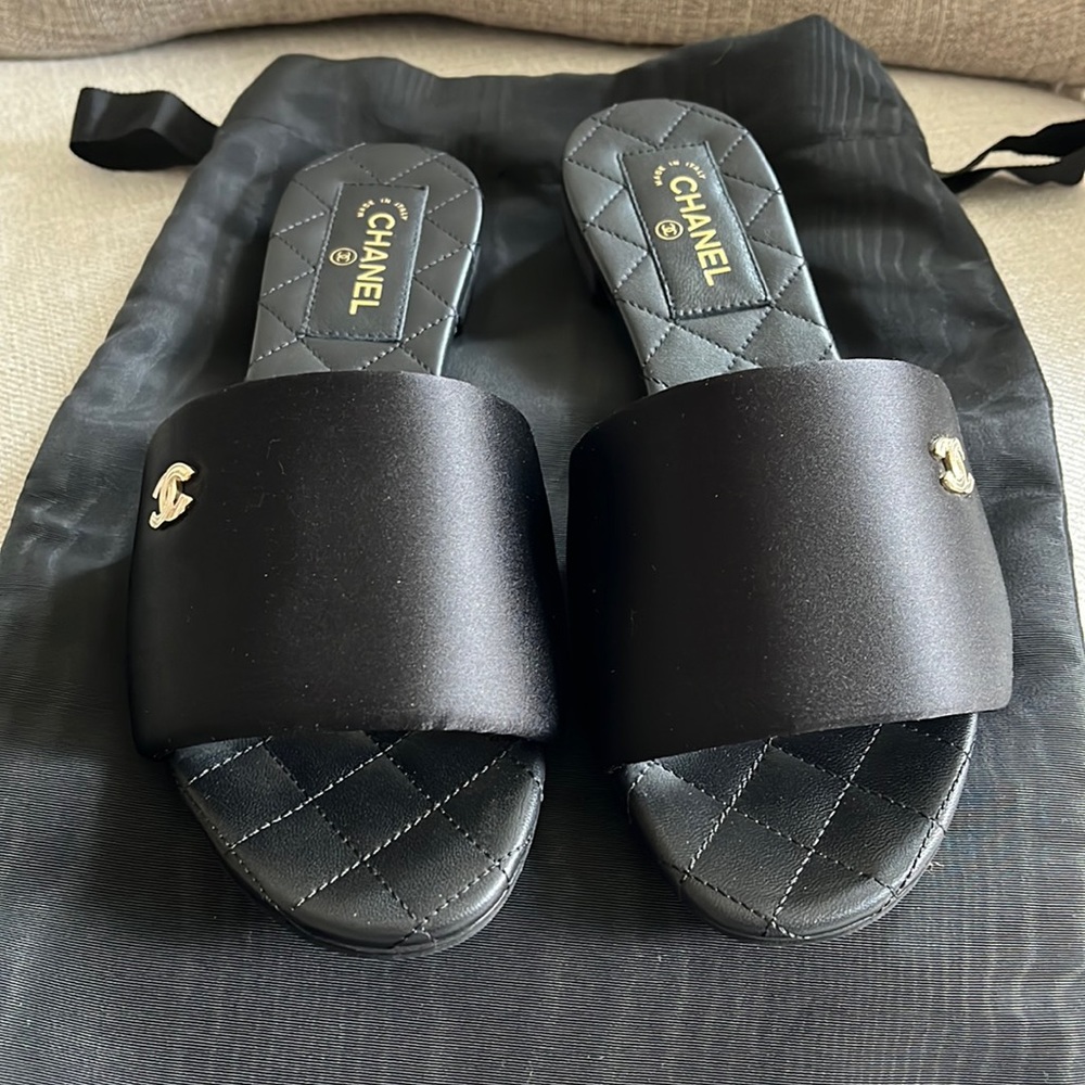 CHANEL black satin slides NEW Never Worn. Size 37 Made in Italy.